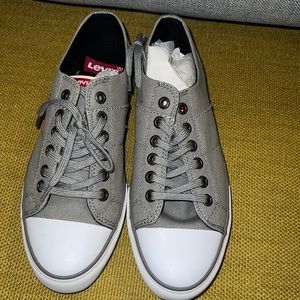 Gray & white Levi’s sneakers